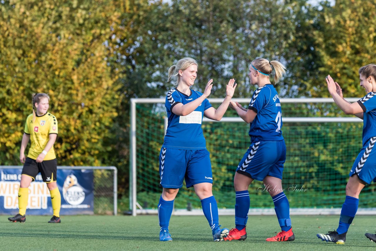 Bild 122 - F SSC Hagen Ahrensburg - SV Frisia 03 Risum-Lindholm : Ergebnis: 2:0